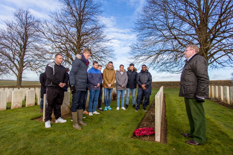 Corinthian-Casuals lay a wreath at former goalkeeper Reginald Roger, Corinthian-Casuals