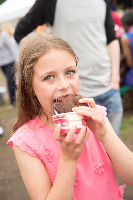 Girl Wimbledon Park Food Festival © Andy Newbold