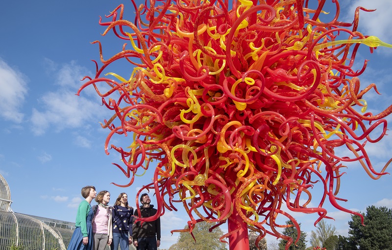 Iconic glass sculptor Dale Chihuly returns to Kew Gardens