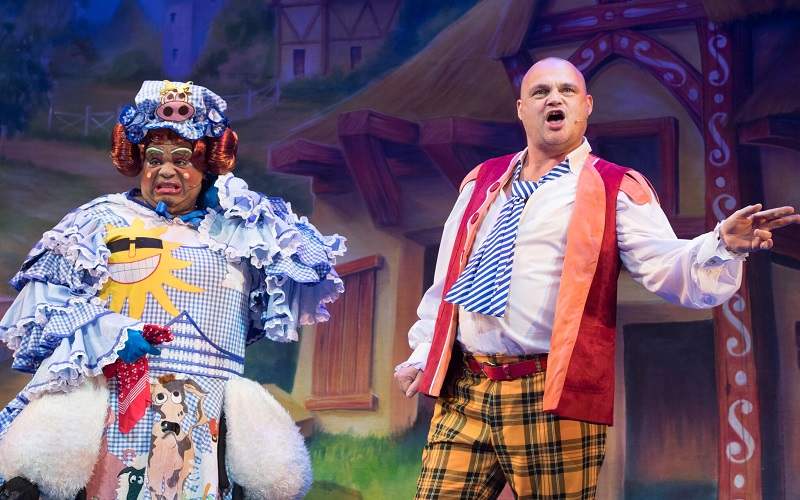 ‘A dazzling set, plenty of music and lashings of audience participation’ Jack and the ‘A dazzling set, plenty of music and lashings of audience participation’ Jack and the