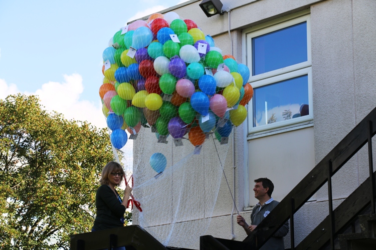 balloon release outside