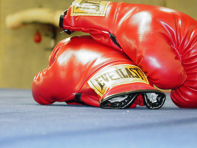 Float like a butterfly, sting like a bee: Lambeth Fire Brigade Commander  inspires young boxers | South West Londoner
