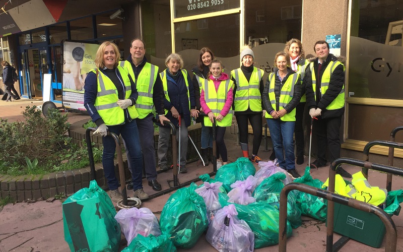 Wimbledon litterpickers join forces ahead of Great British Spring Clean 2019 South West Londoner