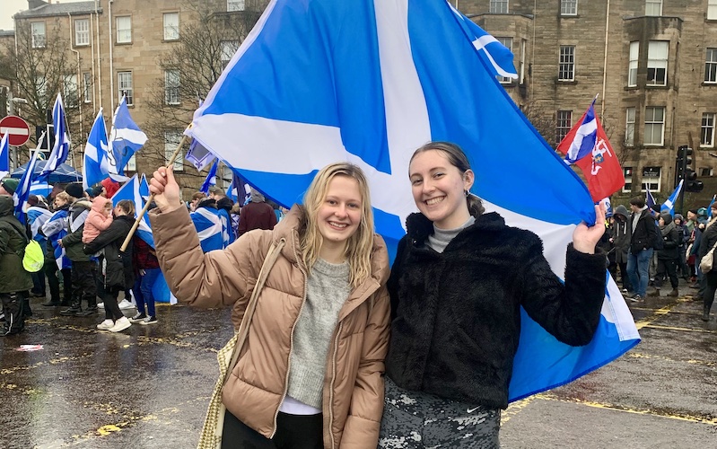 Pro-Independence Glasgow University Students Lucy and Maili 