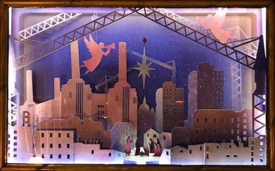Giant advent calendar window illumination in Nine Elnms