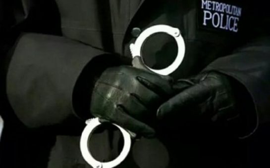 met police handcuffs