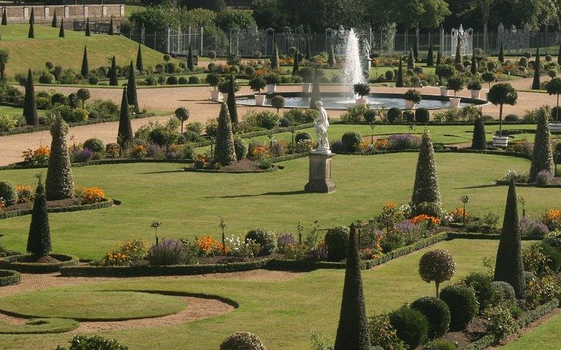 Hampton Court Palace gardens