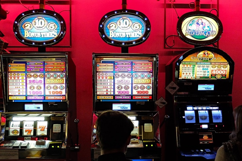 How have slot games unified generations?