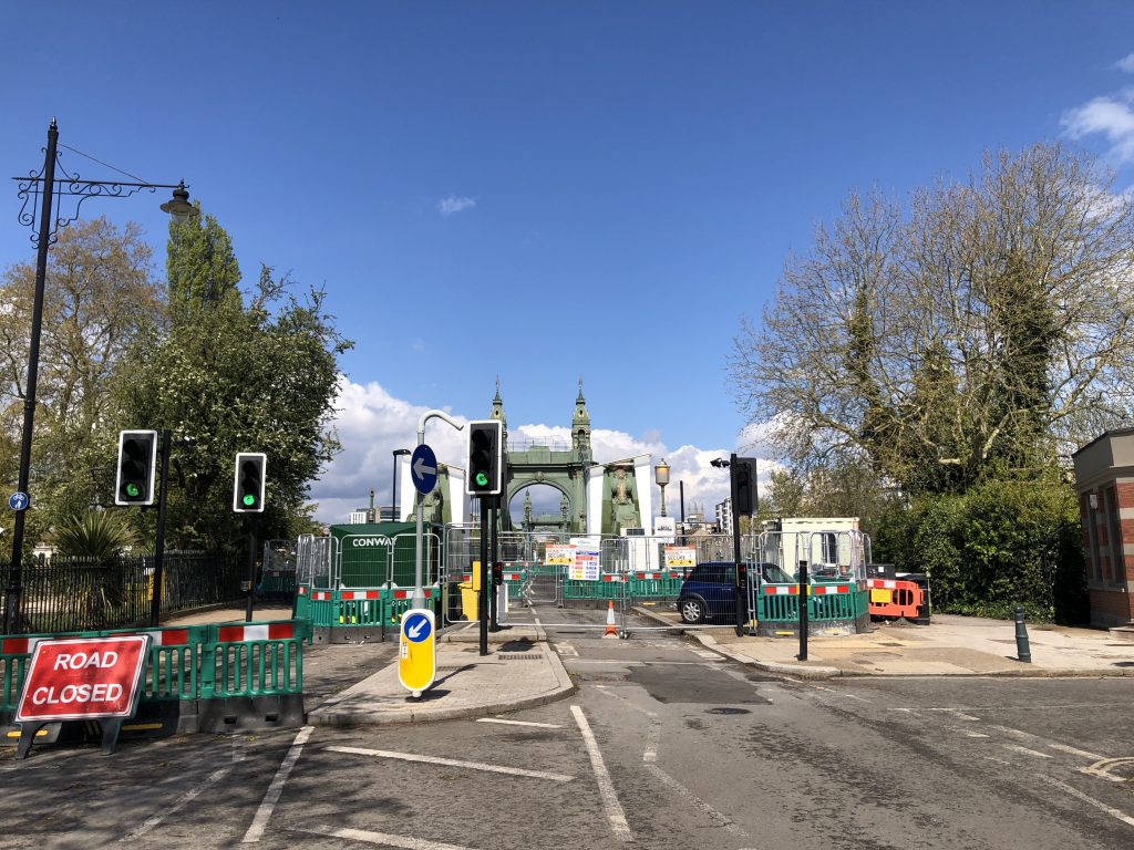 Closed Hammersmith Bridge 