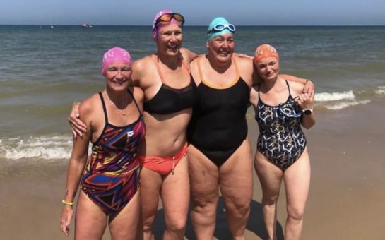 channel crackers swim