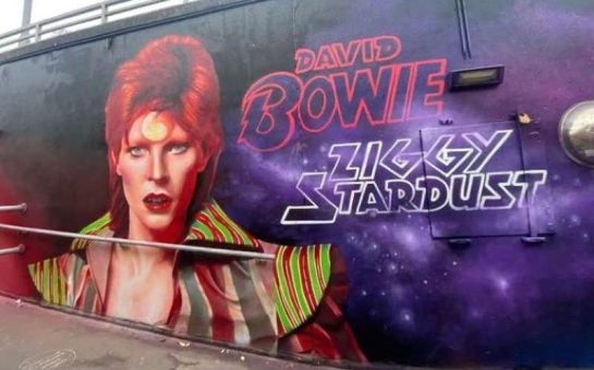 A new mural of Ziggy Stardust near the site of the old Toby Jug pub in Tolworth. Featured image credit: The Community Brain)