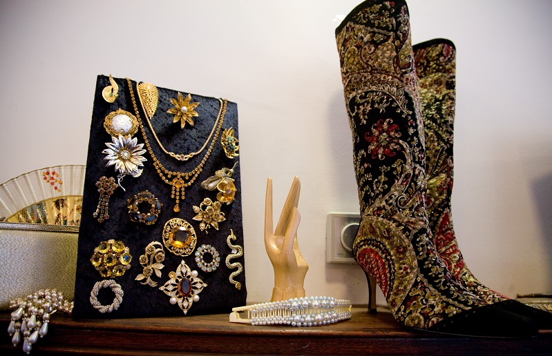 vintage fashion accessories