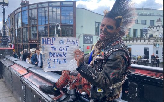 Help a punk get drunk by giving him £1, photo by Rolhat Lulu zen-Aloush