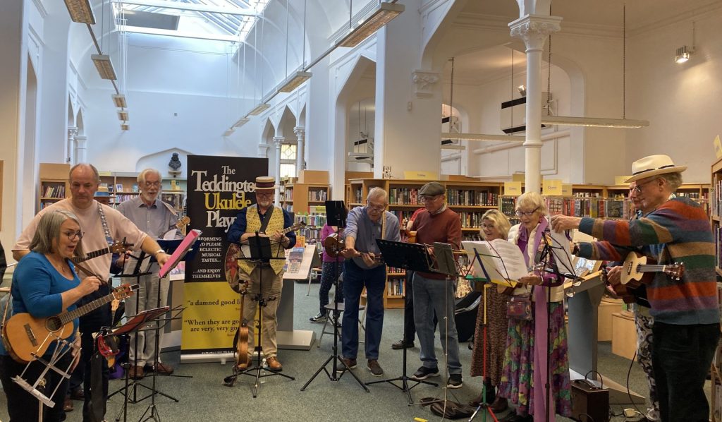 Ukulele Players in Richmond Library 