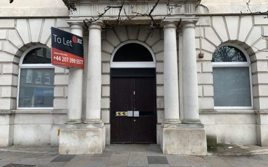 A picture of the front of Barclays Bank