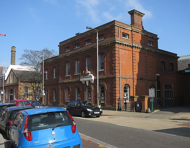 External View of current Wandsworth Town Library site on Garratt Lane