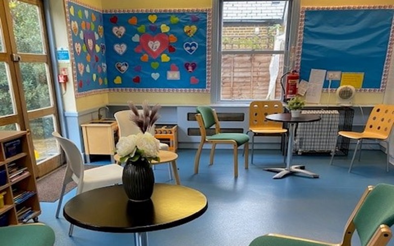 CAFE ROOM WITH CHAIRS
