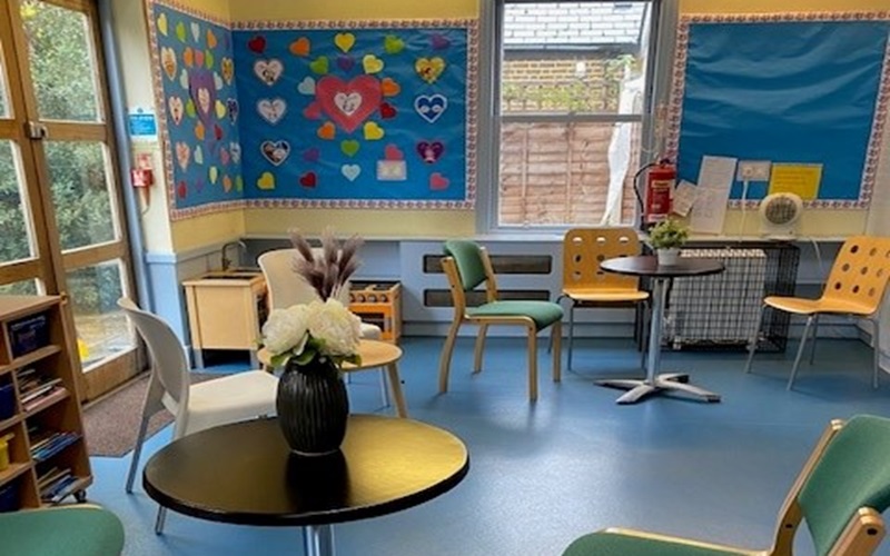 CAFE ROOM WITH CHAIRS