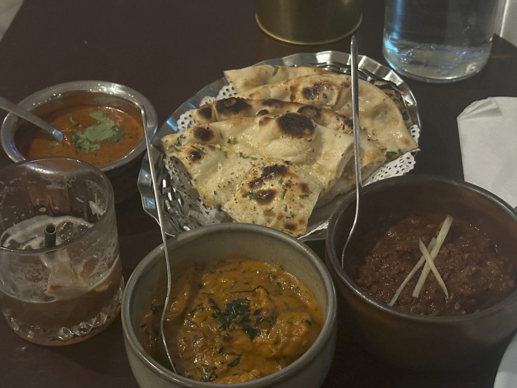 curries and garlic naan