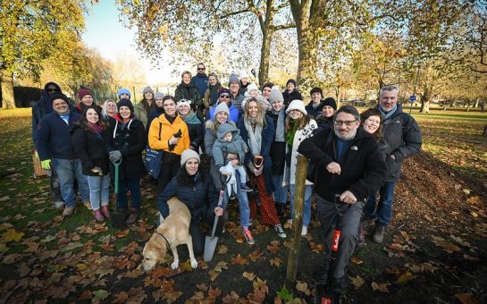 A picture of community members planting a 'Tiny Forest' on Eelbrook Common.