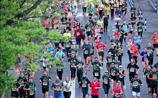 People running marathon