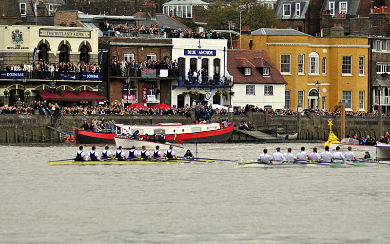 Boat Race 2012. Credit: Lapatia. License: Lapatia