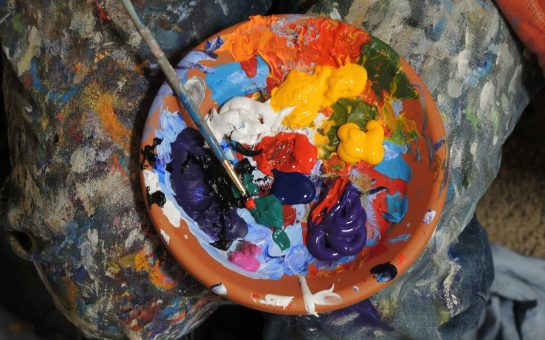 Paintbrush and paint (Credit: Free to use from Unsplash)