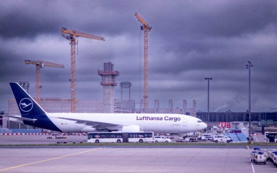 Lufthansa cargo plane (Credit: Free to use from Unsplash)