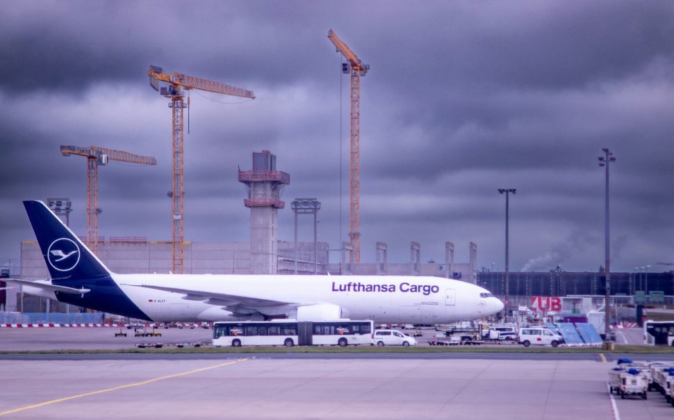 Lufthansa cargo plane (Credit: Free to use from Unsplash)