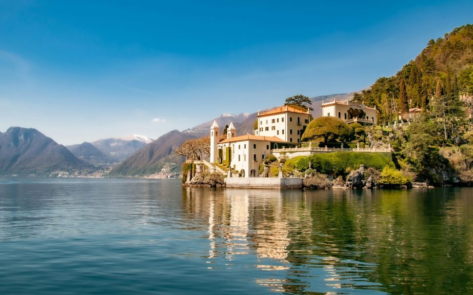 Northern Italy on the shores of Lake Como (Credit: Free to use from Unsplash)