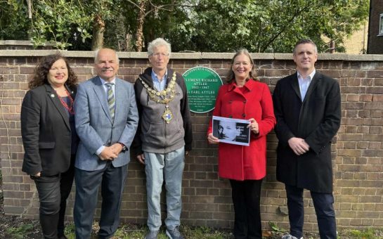 Leonie Cooper LA, Lord Attlee, Mayor of Wandsworth Fleur Anderson MP, Council Leader Simon Hogg commemorate Clement Attlee