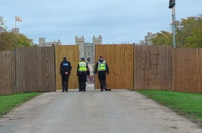 The "wall of steel" made of wood outside Windsor Castle