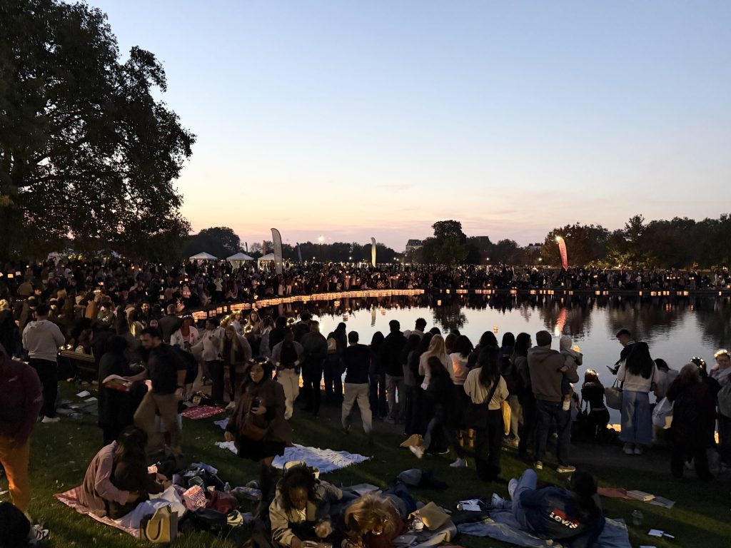 Hundreds gathered at Clapham Common to release lanterns.