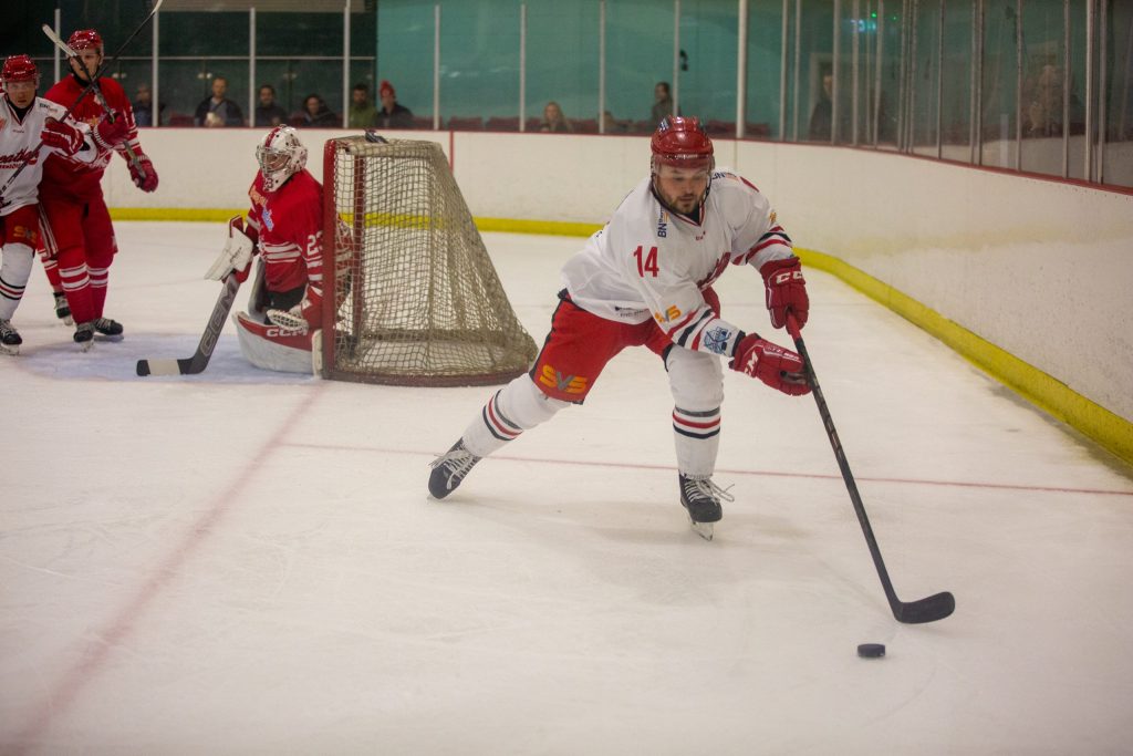 Ben Paynter dribbling the puck