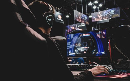 E-sports (Credit: Free to use from Unsplash)