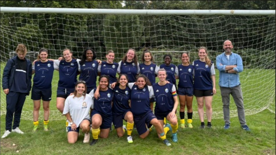 The Clapham United WFC squad for the 2025/26 season. (Credit: Clapham United WFC)
