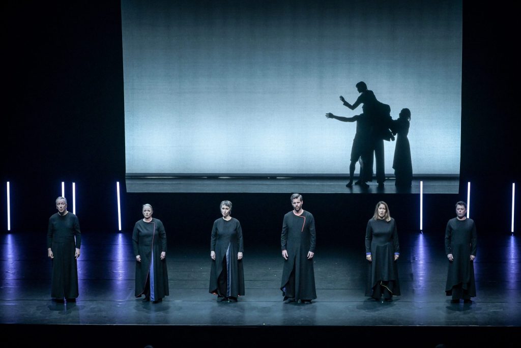 Image of Les Arts Florissants and Amala Dianor Company performing Gesualdo Passione.