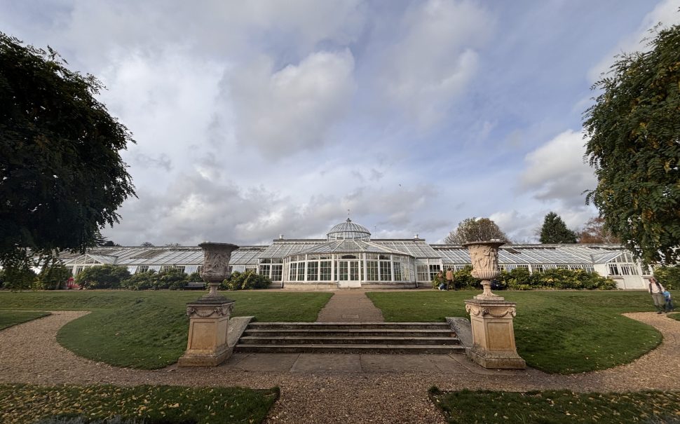 Picture of Chiswick conservatory in Chiswick House and Gardens.
