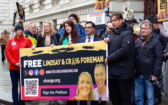 MPs Mims Davies, Alicia Kearns and Tony Vaughan hold a banner with Joe Bennett and various campaigners. Image credit: Keir Holmes.