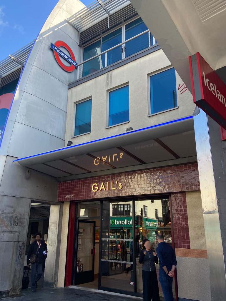 The new Gail's Bakery had security just inside the door on its opening day. Image: Kitty Connolly