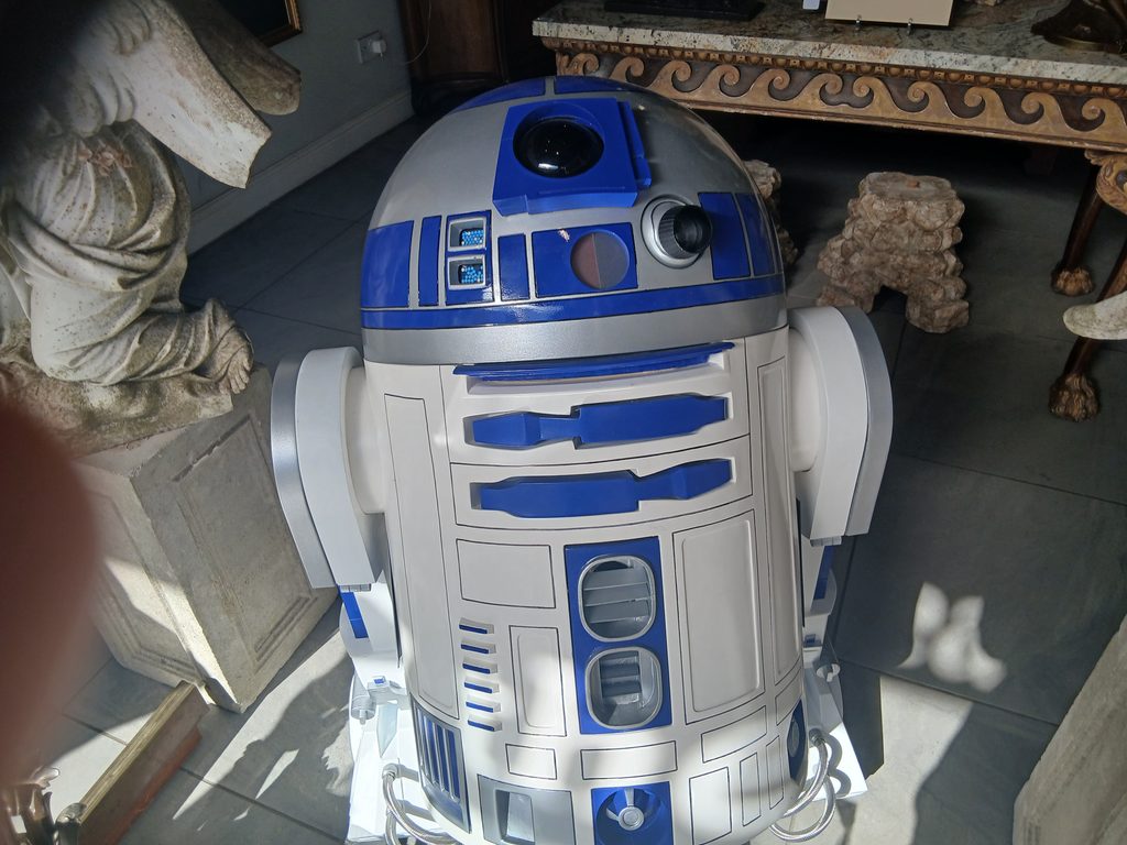 R2D2 up for sale in Twickenham auction
